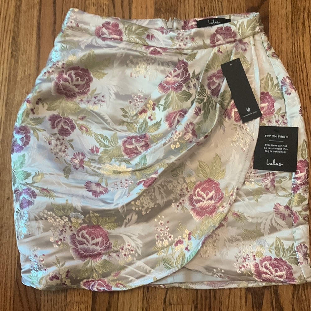 NWT lulus floral silk skirt XS